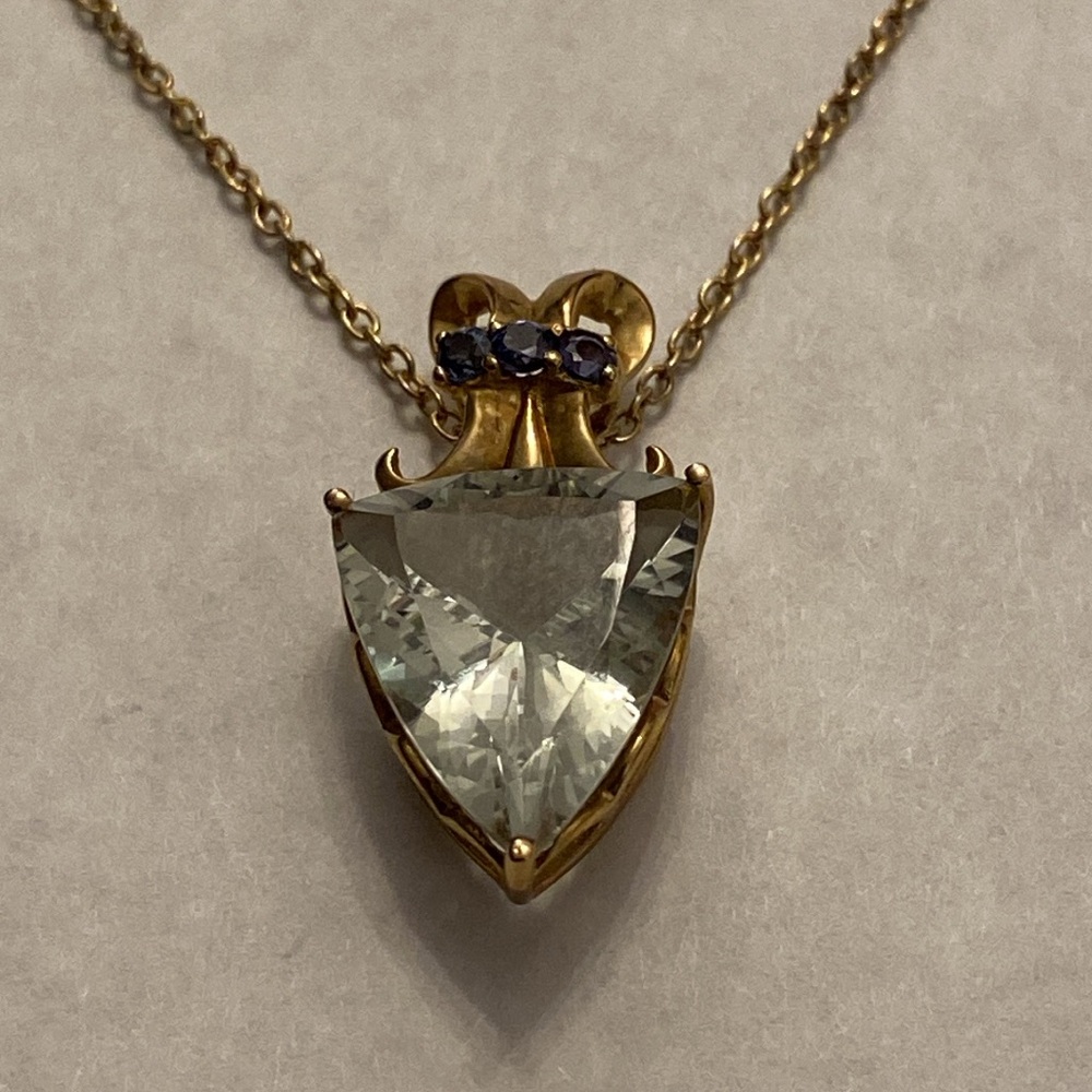 10k yellow gold, 5.43 Ct total weight Prasiolite slide pendant